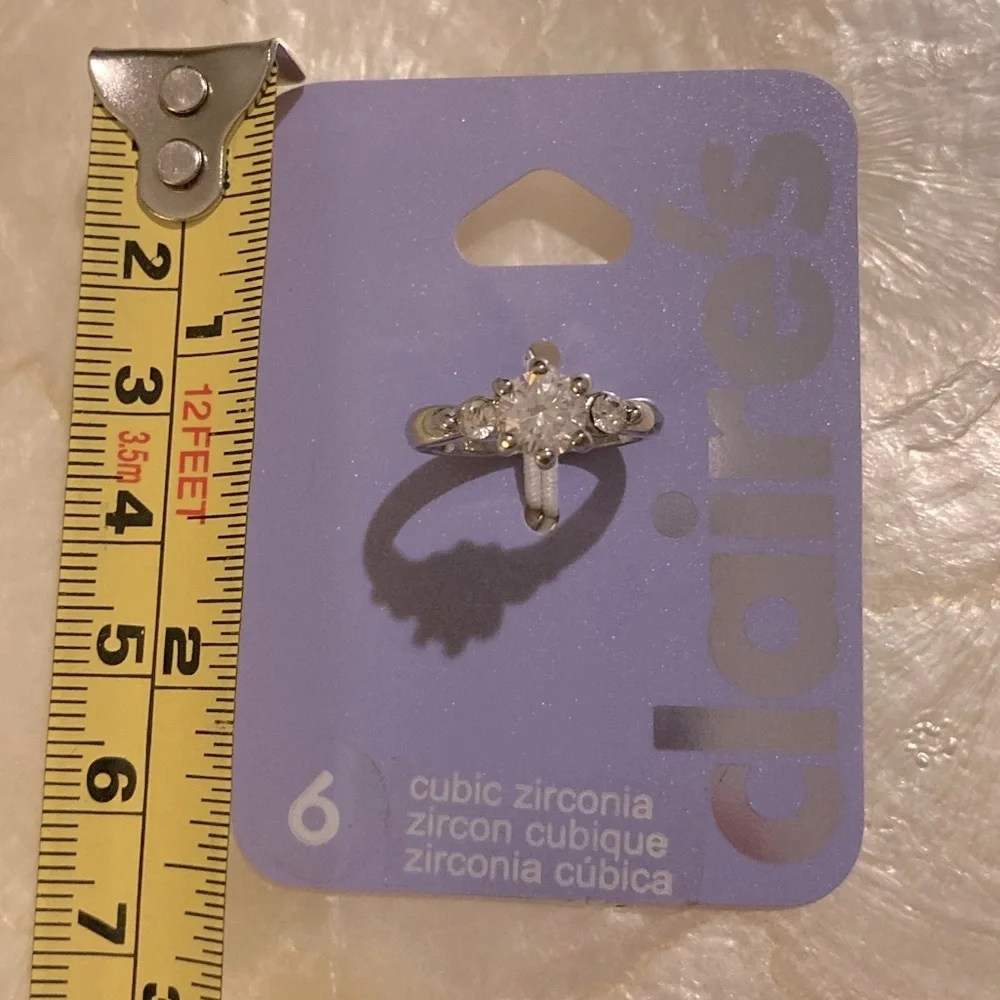 🆕 Claire’s CZ Ring Size 6 Stunning Engagement Never Worn